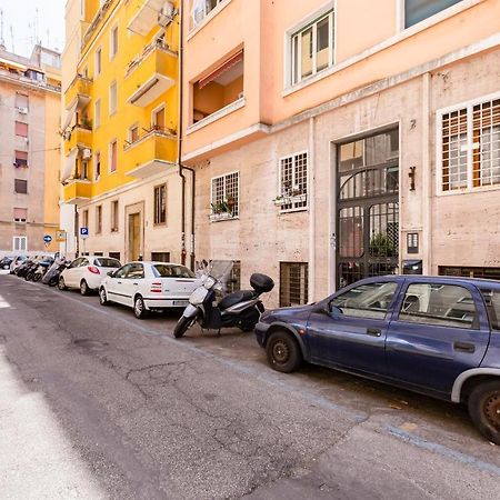 Bmga L The White Crown Apartment In Testaccio Rome Bagian luar foto