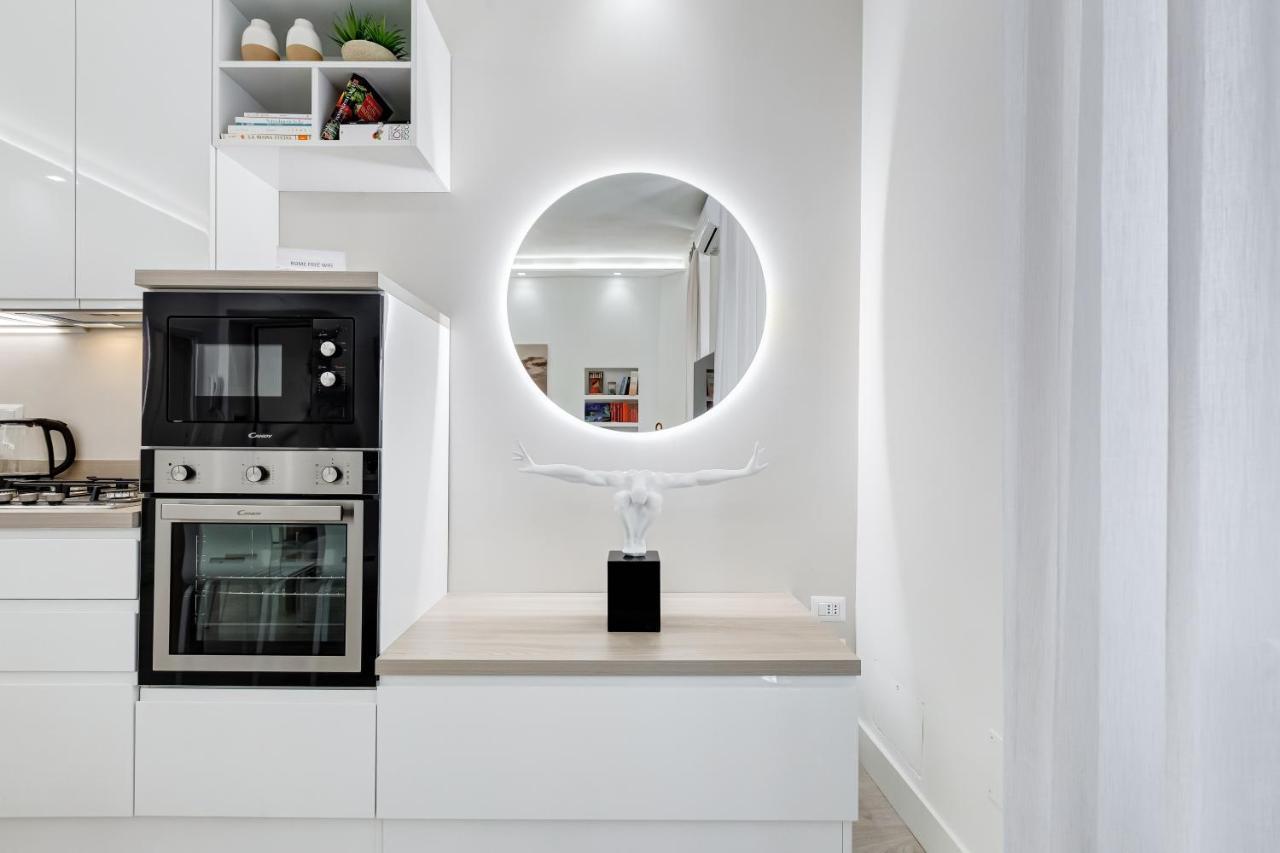 Bmga L The White Crown Apartment In Testaccio Rome Bagian luar foto