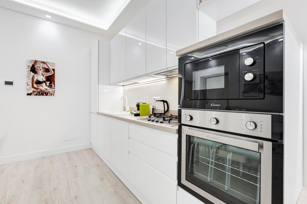 Bmga L The White Crown Apartment In Testaccio Rome Bagian luar foto