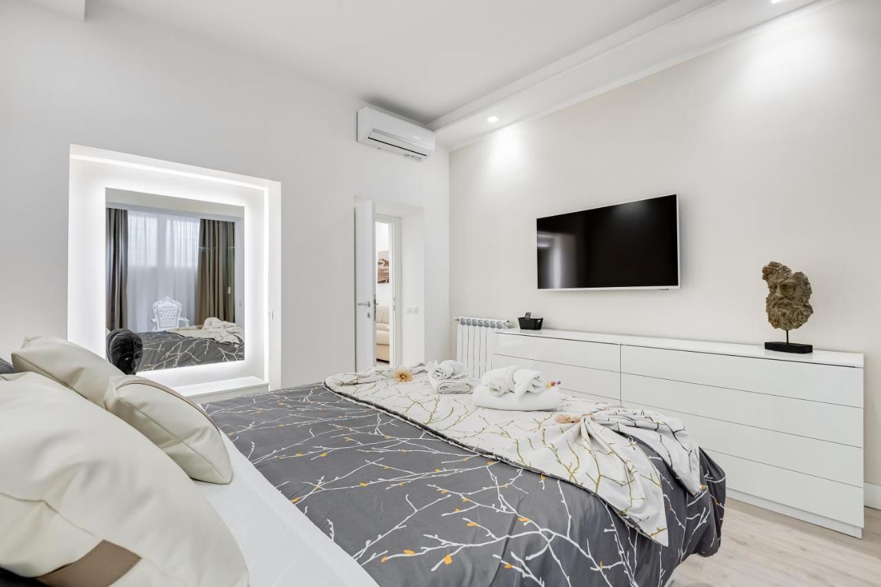 Bmga L The White Crown Apartment In Testaccio Rome Bagian luar foto