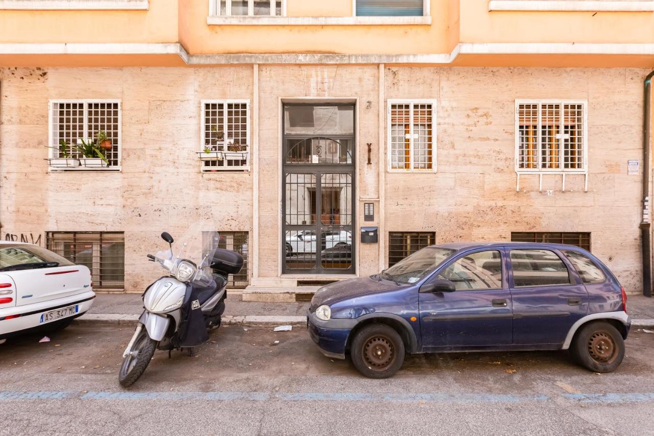 Bmga L The White Crown Apartment In Testaccio Rome Bagian luar foto