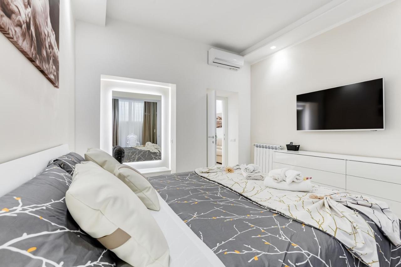 Bmga L The White Crown Apartment In Testaccio Rome Bagian luar foto
