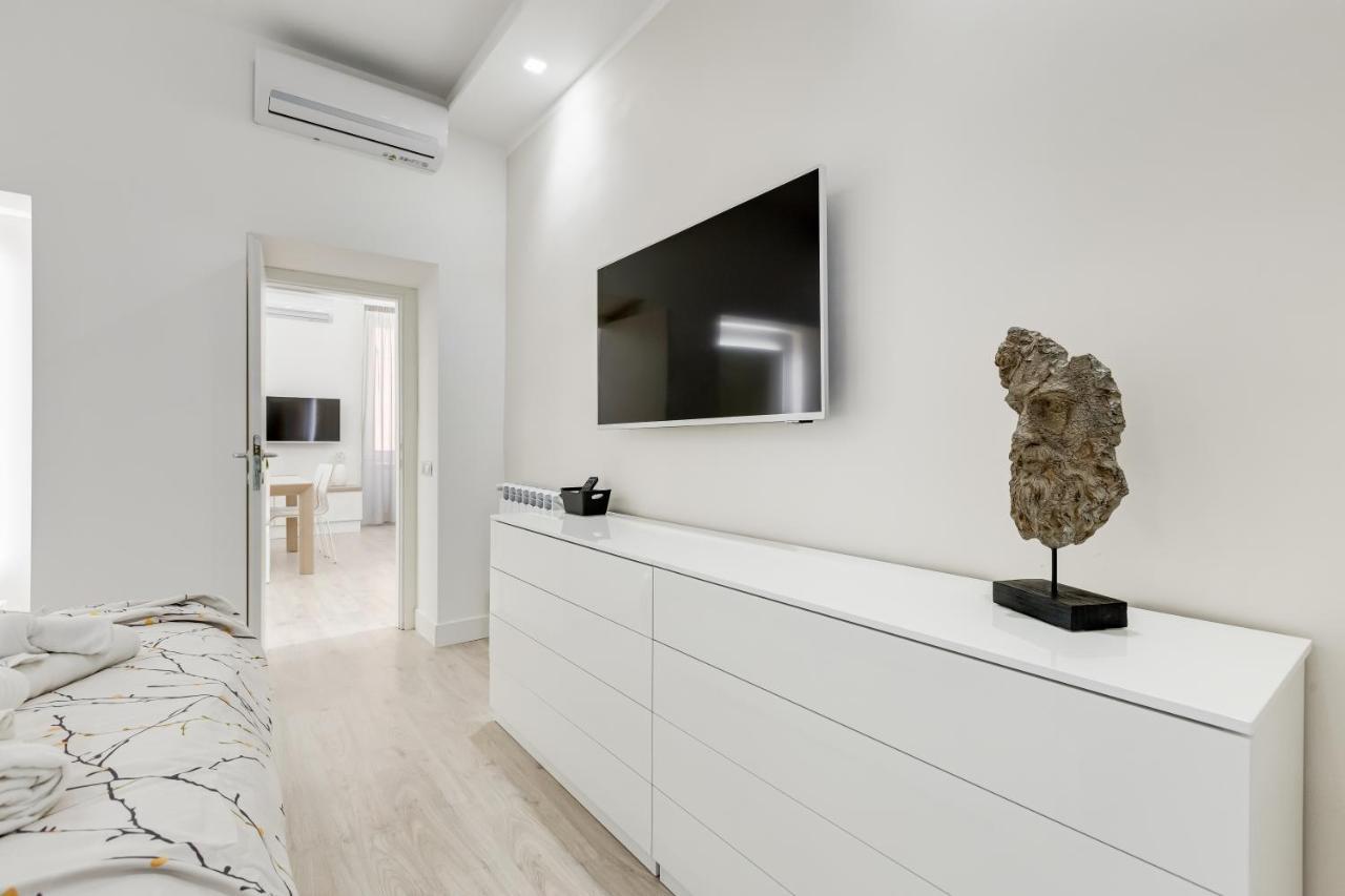 Bmga L The White Crown Apartment In Testaccio Rome Bagian luar foto