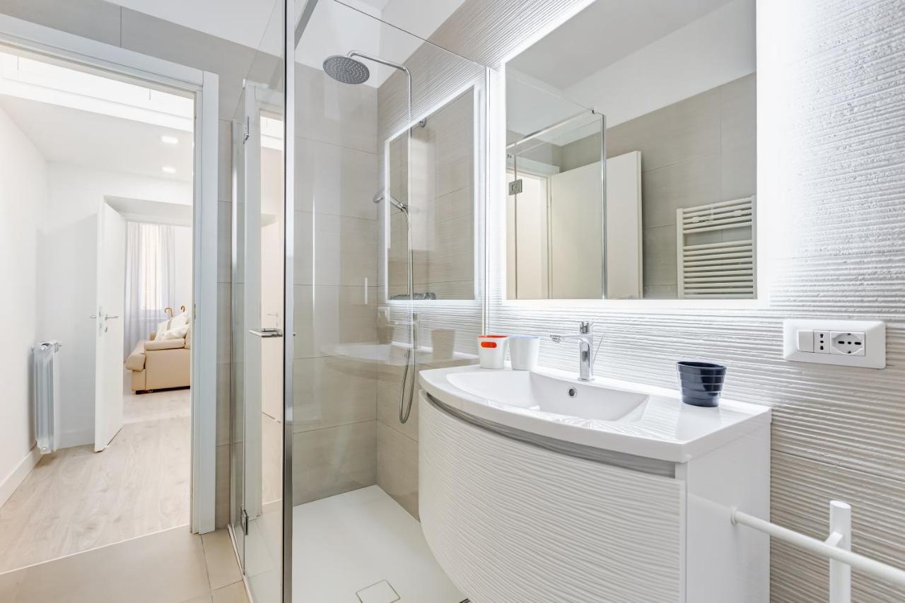 Bmga L The White Crown Apartment In Testaccio Rome Bagian luar foto
