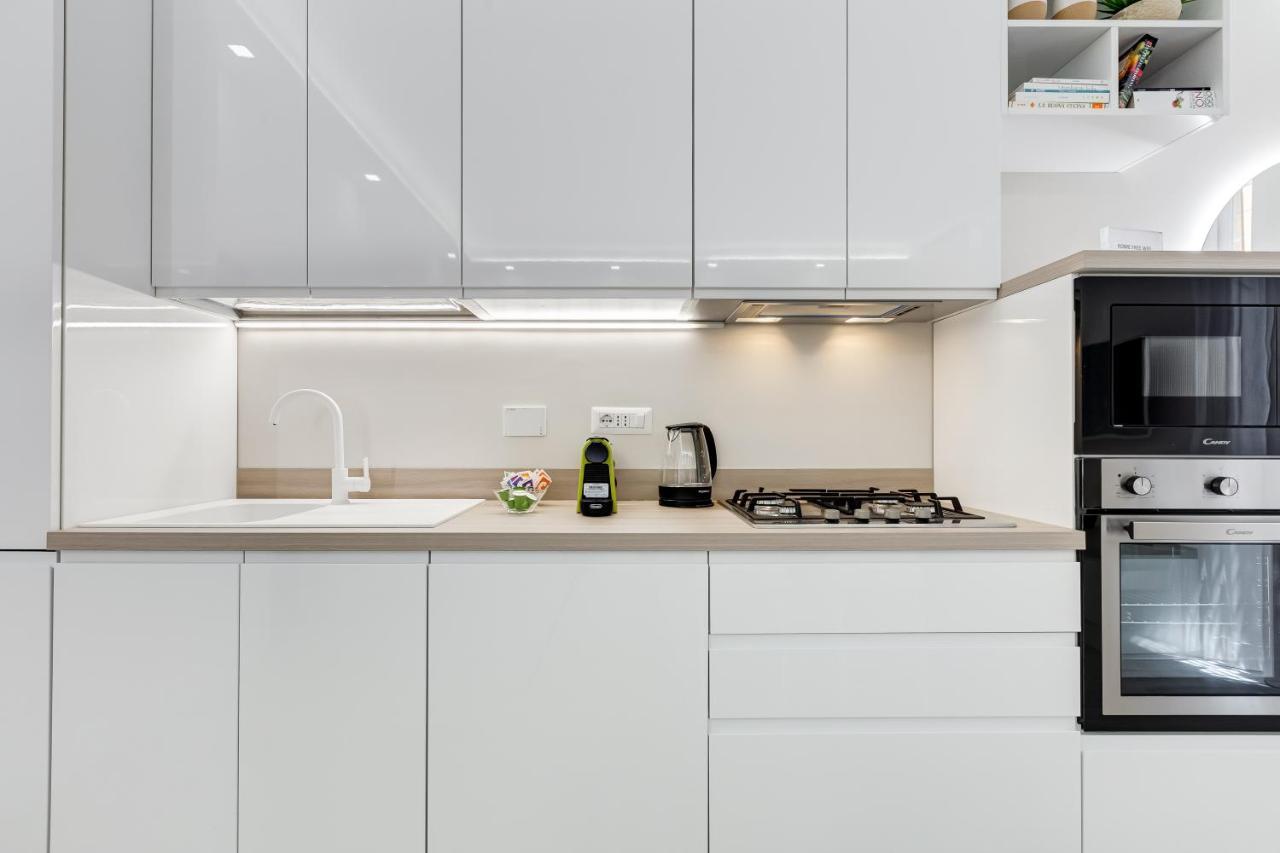 Bmga L The White Crown Apartment In Testaccio Rome Bagian luar foto